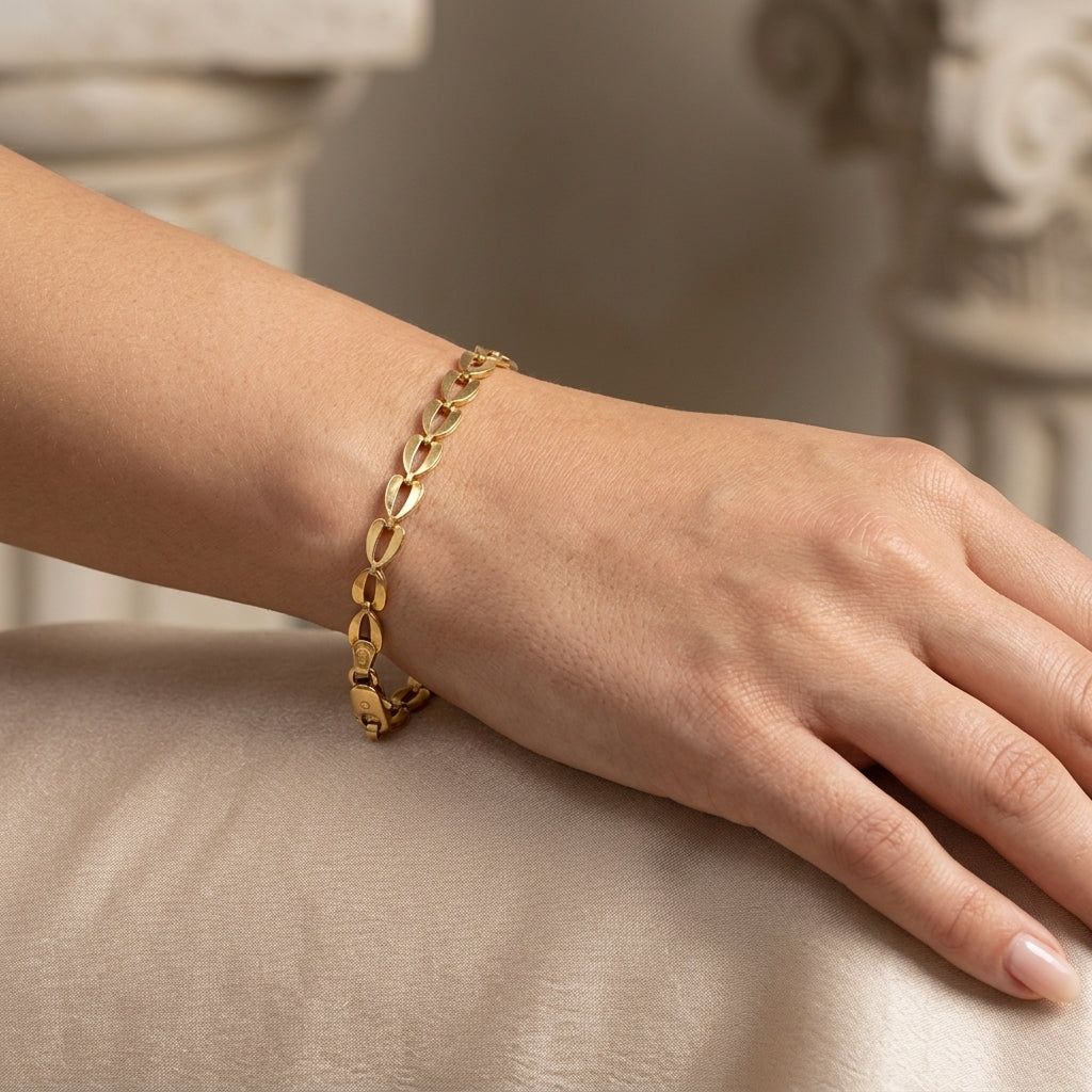 14K Yellow Gold Teardrop Link Bracelet Vintage Style model still