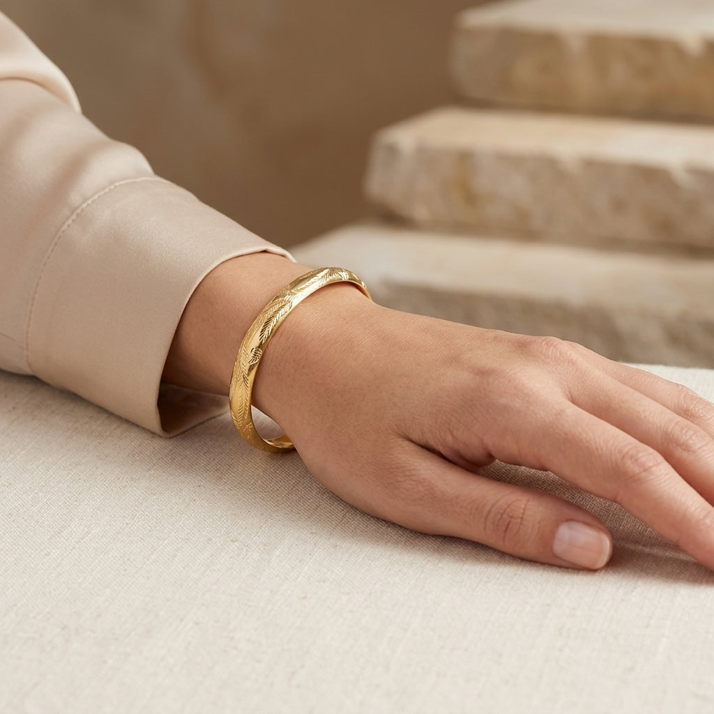 10323 - 14K Leaf Pattern Bangle model still