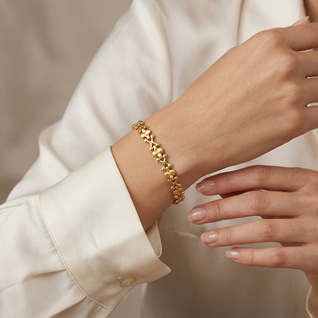 14K Yellow Gold Stylized XO Link Vintage Bracelet model still
