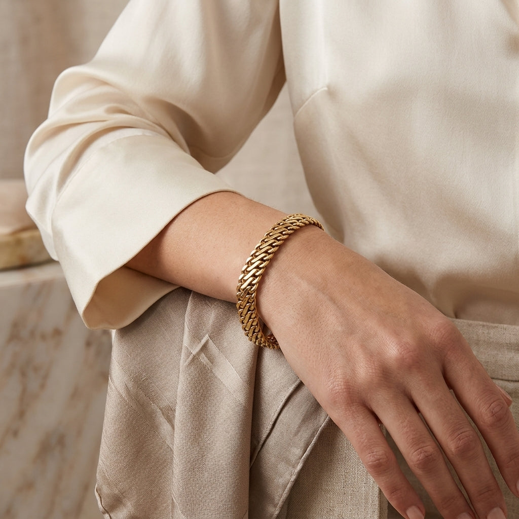 14K Yellow Gold Vintage Woven S Link Bracelet model still