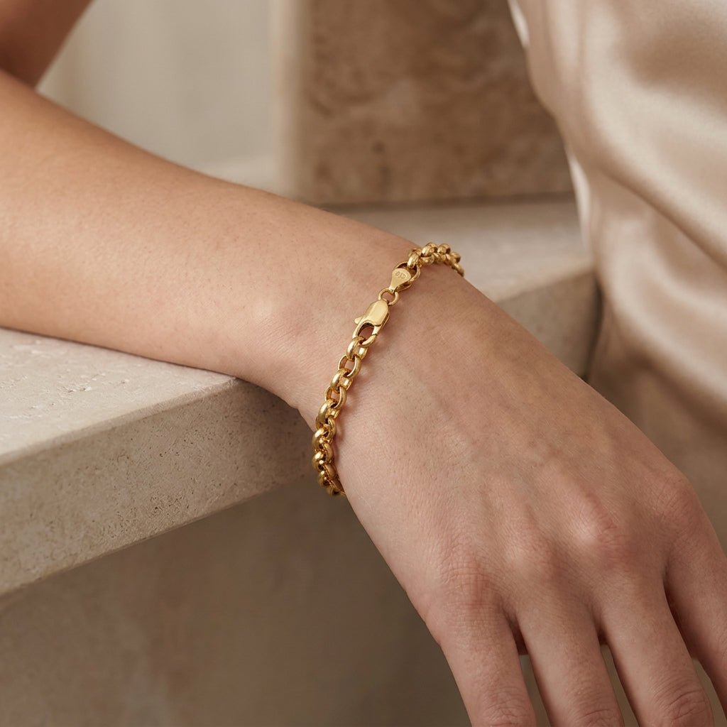 10K Yellow Gold Rolo Link Chain Bracelet model still
