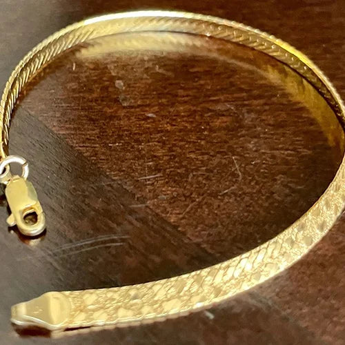 Karen’s Gold Bracelet